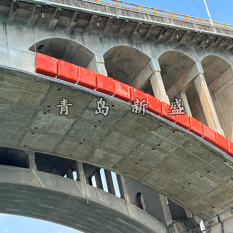 青岛新盛生产供应桥梁防撞保护墙(图2)