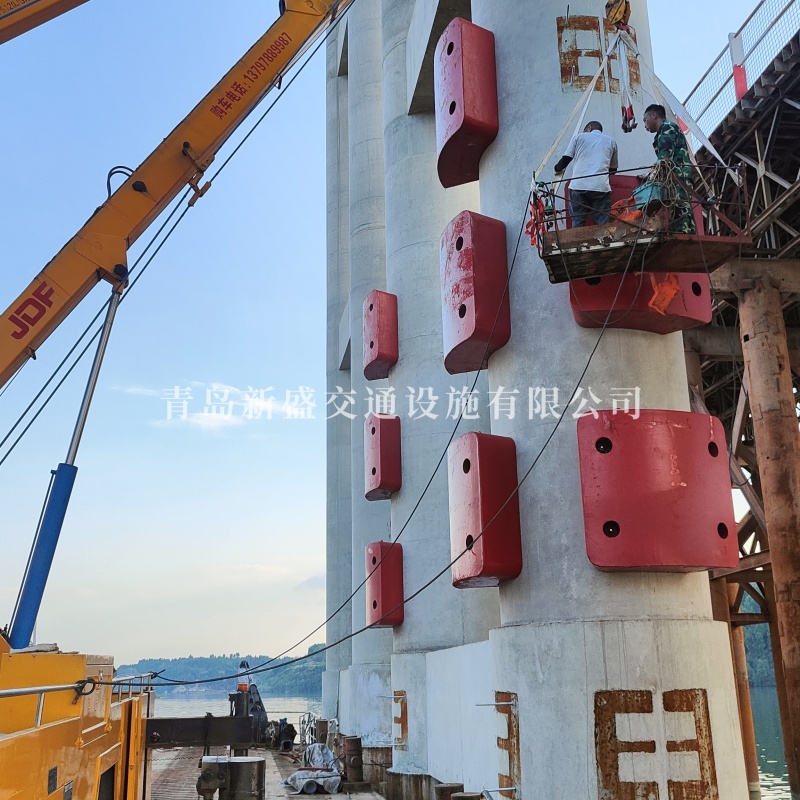 嘉陵江大桥防撞设施 (51).jpg