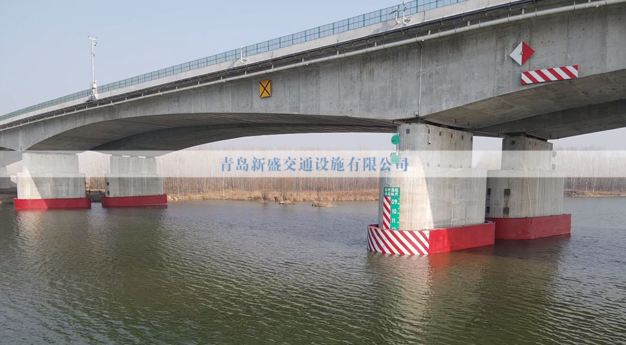 自浮式防撞设施 钢覆复合材料桥梁防撞 桥墩防护专用 耐腐蚀全规格 